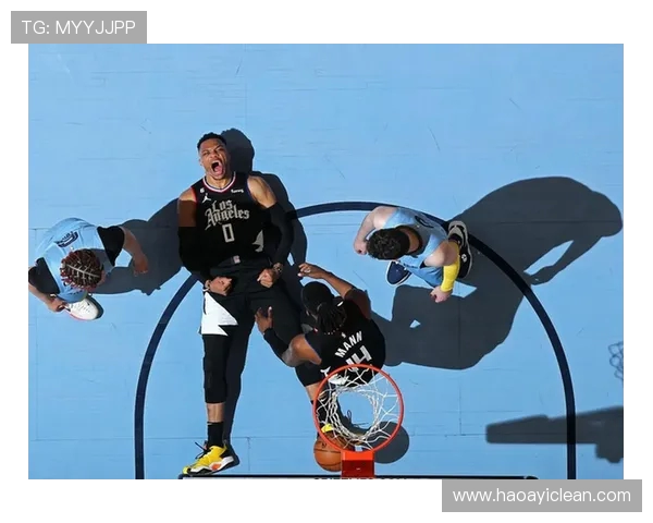 威少半场14分钟9分2助攻正负+10率队领先